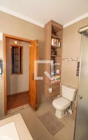 Casa à venda com 180m², 3 quartos e 4 vagasBanheiro da Suíte Master