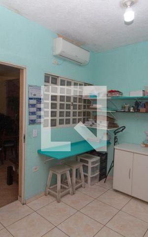 Casa à venda com 180m², 3 quartos e 4 vagasEspaço de ateliê / edícula