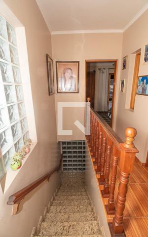 Casa à venda com 180m², 3 quartos e 4 vagasAcesso aos quartos