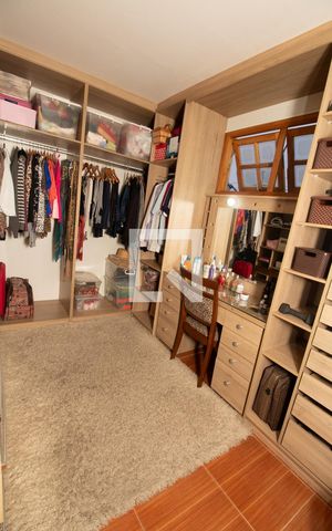 Casa à venda com 180m², 3 quartos e 4 vagasCloset da Suíte Master