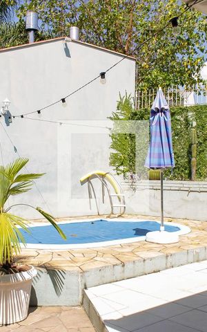 Casa à venda com 212m², 3 quartos e 2 vagas Casa à venda com 212m², 3 quartos e 2 vagasQuintal