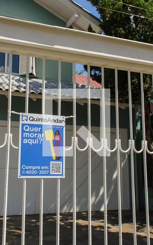 Casa à venda com 212m², 3 quartos e 2 vagas Casa à venda com 212m², 3 quartos e 2 vagasÁrea externa