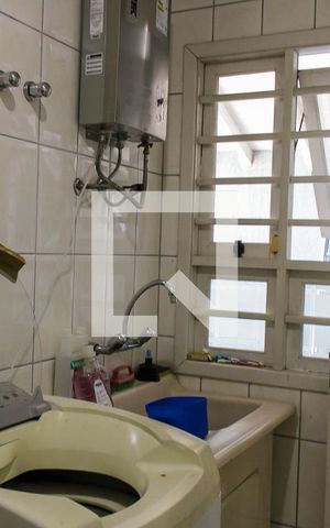 Casa à venda com 212m², 3 quartos e 2 vagas Casa à venda com 212m², 3 quartos e 2 vagasÁrea de Serviço