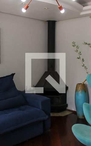 Casa à venda com 212m², 3 quartos e 2 vagas Casa à venda com 212m², 3 quartos e 2 vagasSala