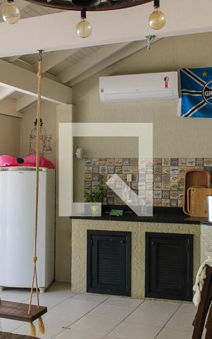 Casa à venda com 212m², 3 quartos e 2 vagas Casa à venda com 212m², 3 quartos e 2 vagasEspaço Gourmet