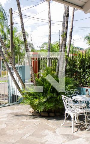 Casa à venda com 212m², 3 quartos e 2 vagas Casa à venda com 212m², 3 quartos e 2 vagasJardim