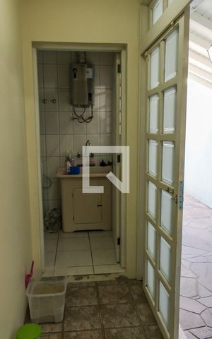 Casa à venda com 212m², 3 quartos e 2 vagas Casa à venda com 212m², 3 quartos e 2 vagasÁrea de Serviço
