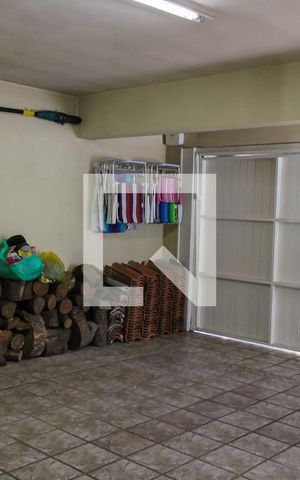 Casa à venda com 212m², 3 quartos e 2 vagas Casa à venda com 212m², 3 quartos e 2 vagasGaragem