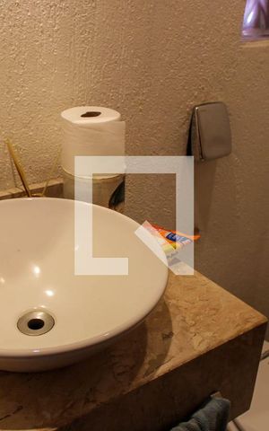 Casa à venda com 212m², 3 quartos e 2 vagas Casa à venda com 212m², 3 quartos e 2 vagasLavabo