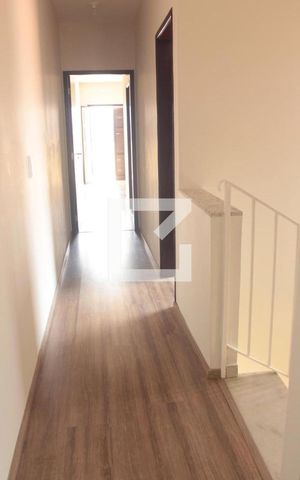 Casa à venda com 180m², 4 quartos e 2 vagasCorredor