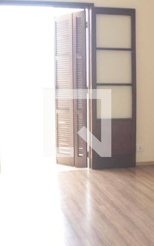 Casa à venda com 180m², 4 quartos e 2 vagasSuíte