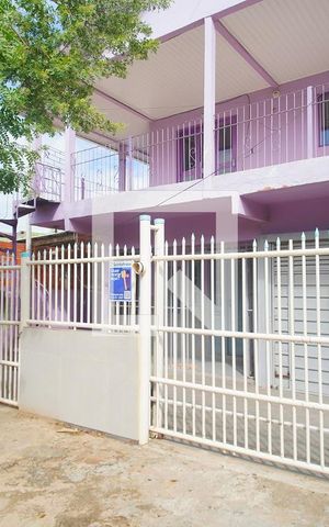 Casa à venda com 250m², 4 quartos e 2 vagasFachada