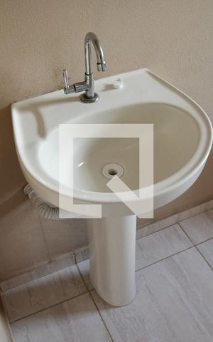 Casa para alugar com 55m², 1 quarto e sem vagaBanheiro