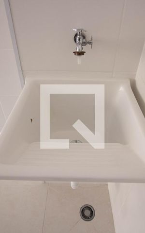 Apartamento à venda com 34m², 2 quartos e sem vaga Apartamento à venda com 34m², 2 quartos e sem vagaCozinha e Área de Serviço