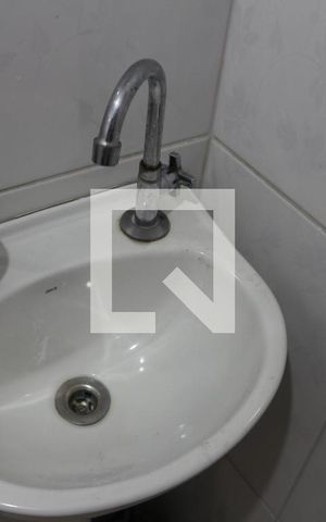 Casa para alugar com 28m², 1 quarto e sem vagaBanheiro