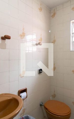 Casa à venda com 250m², 3 quartos e 1 vaga Casa à venda com 250m², 3 quartos e 1 vagaBanheiro