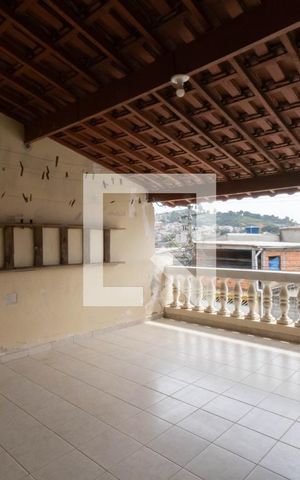 Casa à venda com 250m², 3 quartos e 1 vaga Casa à venda com 250m², 3 quartos e 1 vagaTerraço