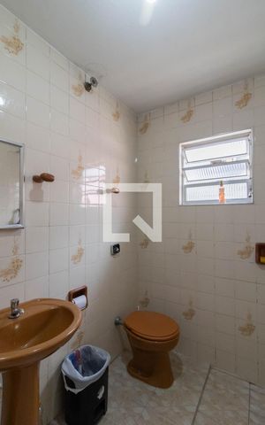 Casa à venda com 250m², 3 quartos e 1 vaga Casa à venda com 250m², 3 quartos e 1 vagaBanheiro