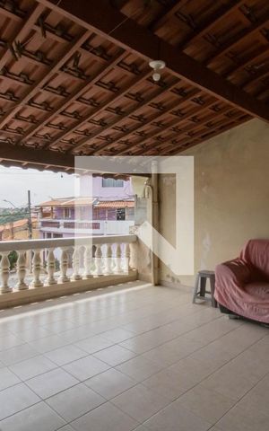 Casa à venda com 250m², 3 quartos e 1 vaga Casa à venda com 250m², 3 quartos e 1 vagaTerraço