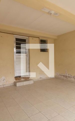 Casa à venda com 250m², 3 quartos e 1 vaga Casa à venda com 250m², 3 quartos e 1 vagaGaragem
