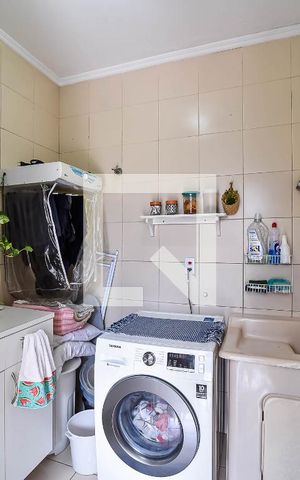 Casa à venda com 220m², 4 quartos e 2 vagas Casa à venda com 220m², 4 quartos e 2 vagasÁrea de Serviço