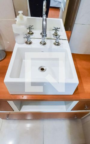 Casa à venda com 220m², 4 quartos e 2 vagas Casa à venda com 220m², 4 quartos e 2 vagasBanheiro da Suíte