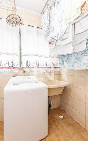 Apartamento à venda com 189m², 3 quartos e 2 vagas Apartamento à venda com 189m², 3 quartos e 2 vagasArea de Serviços