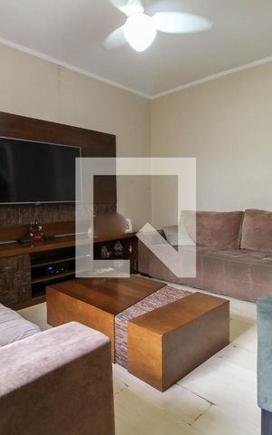 Casa à venda com 130m², 3 quartos e 3 vagasSala