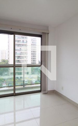 Apartamento à venda com 80m², 3 quartos e 1 vaga Apartamento à venda com 80m², 3 quartos e 1 vagaSuíte