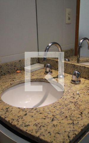Apartamento à venda com 80m², 3 quartos e 1 vaga Apartamento à venda com 80m², 3 quartos e 1 vagaBanheiro da Suíte