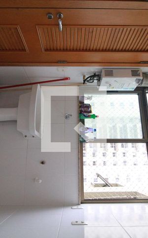 Apartamento à venda com 80m², 3 quartos e 1 vaga Apartamento à venda com 80m², 3 quartos e 1 vagaCozinha e Área de Serviço