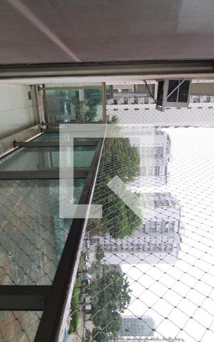 Apartamento à venda com 80m², 3 quartos e 1 vaga Apartamento à venda com 80m², 3 quartos e 1 vagaVaranda da Sala/Quartos