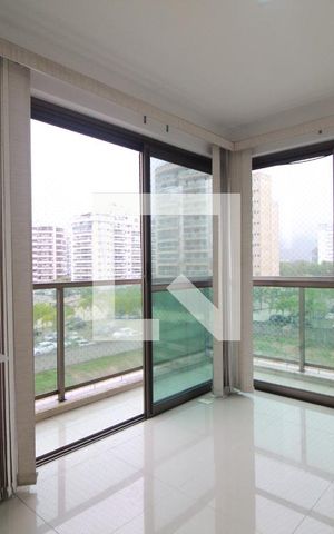 Apartamento à venda com 80m², 3 quartos e 1 vaga Apartamento à venda com 80m², 3 quartos e 1 vagaSuíte