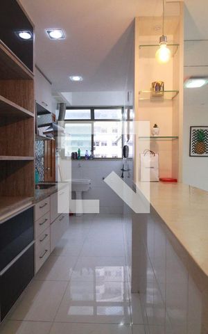 Apartamento à venda com 80m², 3 quartos e 1 vaga Apartamento à venda com 80m², 3 quartos e 1 vagaCozinha e Área de Serviço