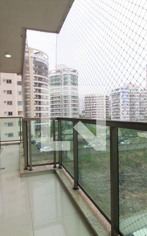 Apartamento à venda com 80m², 3 quartos e 1 vaga Apartamento à venda com 80m², 3 quartos e 1 vagaVaranda da Sala/Quartos