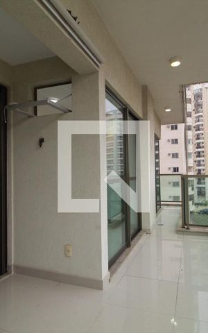 Apartamento à venda com 80m², 3 quartos e 1 vaga Apartamento à venda com 80m², 3 quartos e 1 vagaVaranda da Sala/Quartos