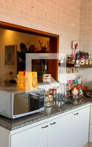 Casa à venda com 320m², 3 quartos e 3 vagas Casa à venda com 320m², 3 quartos e 3 vagasCozinha