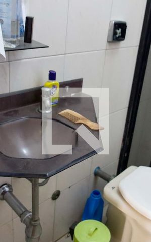 Casa à venda com 320m², 3 quartos e 3 vagas Casa à venda com 320m², 3 quartos e 3 vagasBanheiro