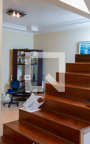 Casa à venda com 320m², 3 quartos e 3 vagas Casa à venda com 320m², 3 quartos e 3 vagassala