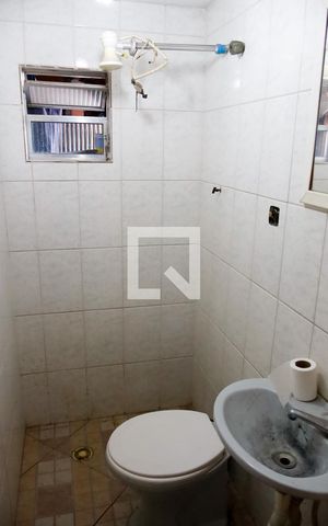 Casa à venda com 320m², 3 quartos e 3 vagas Casa à venda com 320m², 3 quartos e 3 vagasBanheiro