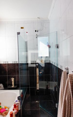 Casa à venda com 320m², 3 quartos e 3 vagas Casa à venda com 320m², 3 quartos e 3 vagasBanheiro da Suíte 3