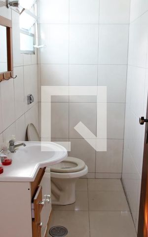 Casa à venda com 320m², 3 quartos e 3 vagas Casa à venda com 320m², 3 quartos e 3 vagasLavabo