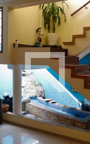 Casa à venda com 320m², 3 quartos e 3 vagas Casa à venda com 320m², 3 quartos e 3 vagassala