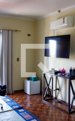 Casa à venda com 320m², 3 quartos e 3 vagas Casa à venda com 320m², 3 quartos e 3 vagasQuarto 3 - Suíte