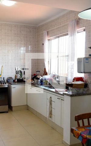 Casa à venda com 320m², 3 quartos e 3 vagas Casa à venda com 320m², 3 quartos e 3 vagasCozinha