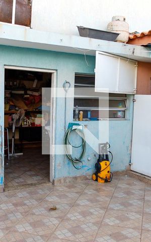 Casa à venda com 320m², 3 quartos e 3 vagas Casa à venda com 320m², 3 quartos e 3 vagasÁrea comum