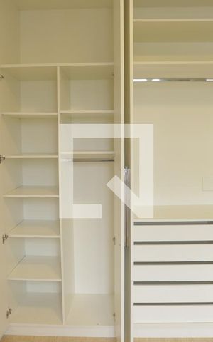 Apartamento à venda com 142m², 4 quartos e 2 vagasQuarto 02