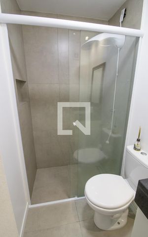 Apartamento à venda com 64m², 2 quartos e 2 vagas Apartamento à venda com 64m², 2 quartos e 2 vagasBanheiro