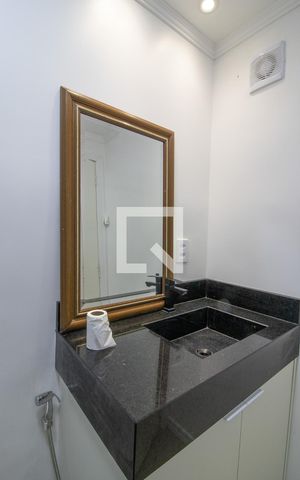 Apartamento à venda com 64m², 2 quartos e 2 vagas Apartamento à venda com 64m², 2 quartos e 2 vagasBanheiro