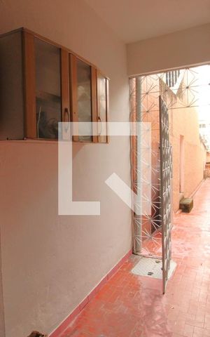 Casa para alugar com 100m², 1 quarto e sem vagaÁrea de Serviço